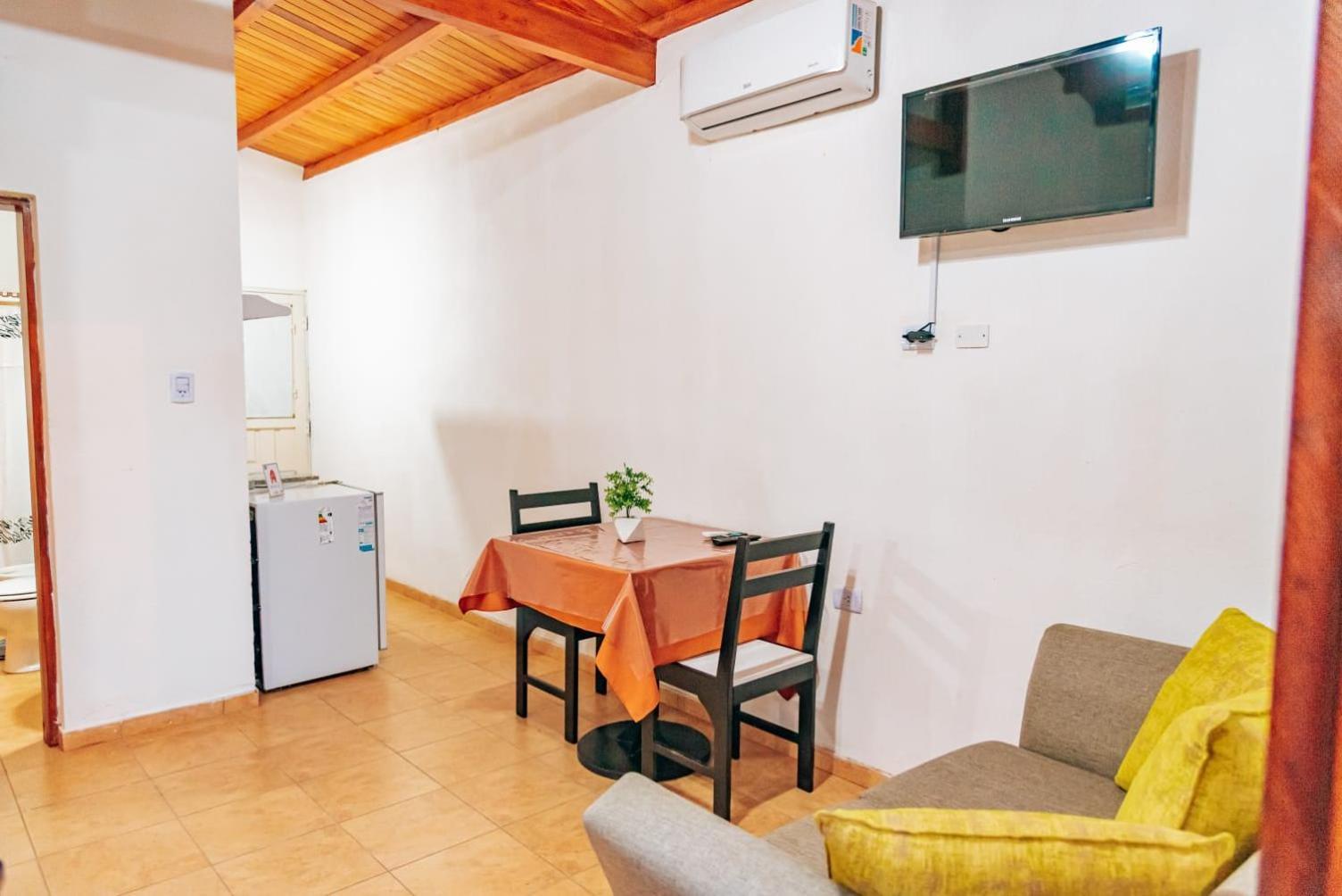 Cabanas Puertas Del Sol La Rioja Exterior foto